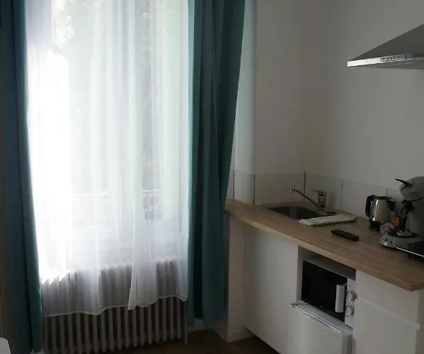 מלון דירות Albert'house 3*